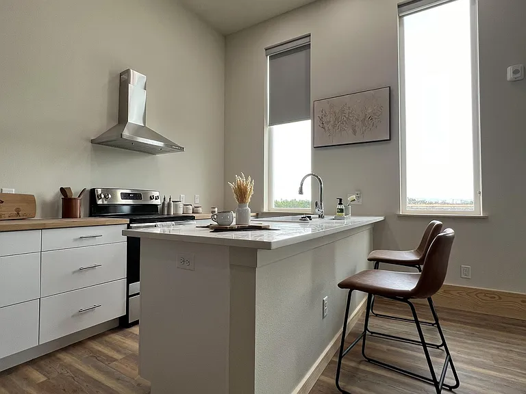 501 N Main St #203 — Photo 8