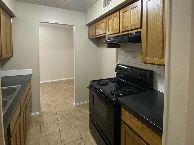 5520 Lewis Ct E — Photo 6