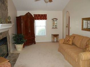 1528 Snipes Ct, Hickory, NC 28602