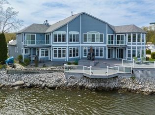 2195 Riverside Pointe Dr, Saint Joseph, MI 49085