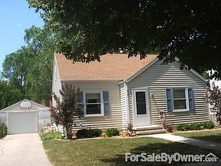 2nd image of 920 Colonial Ave
