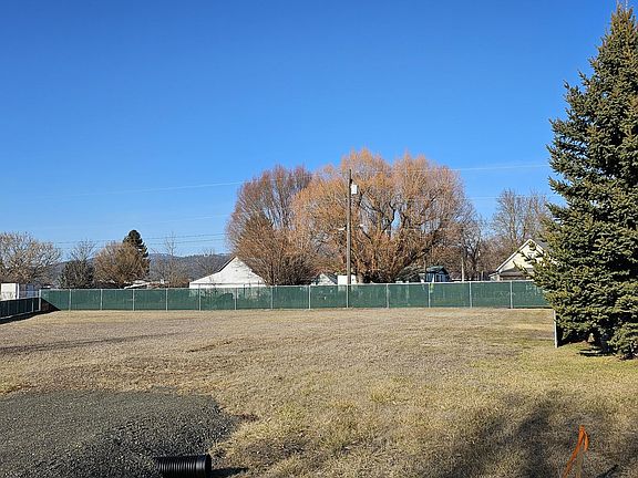3rd image of 1120 W King Ave