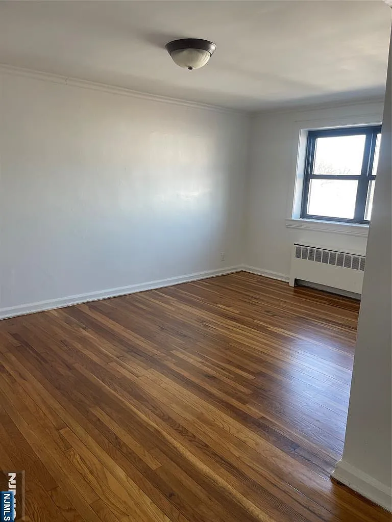 2335 Hudson Ter APT D6 photo 1