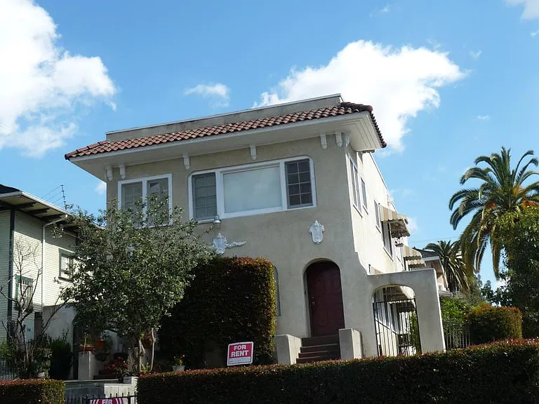 324 S Coronado St — Photo 1