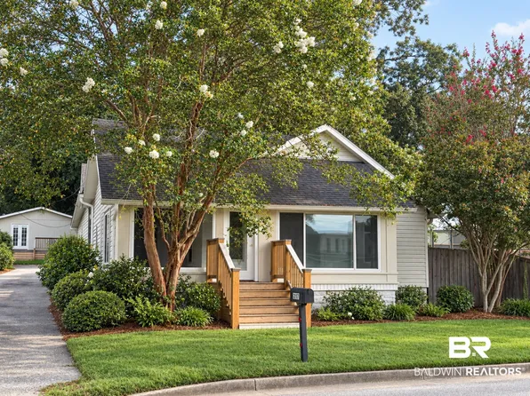 217 S Mobile St, Fairhope, AL 36532