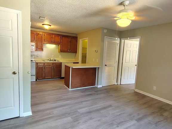 2nd image of 1011 Beatty Rd #B7