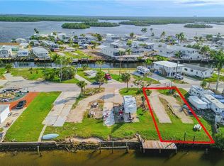 861 Oak St, Fort Myers Beach, FL 33931