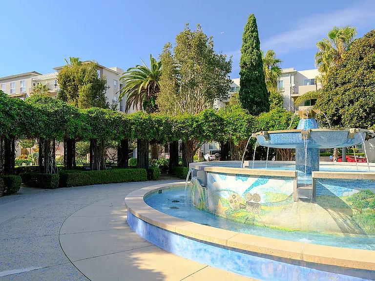 Fountain Park at Playa Vista — Photo 35