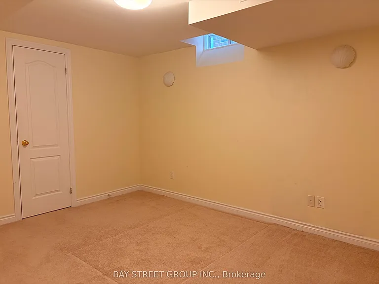 211 Stonebridge Dr — Photo 16