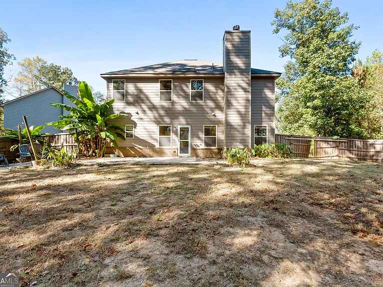 475 Louise Way — Photo 32