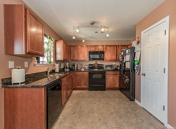 5th image of 544 Cool Creek Dr