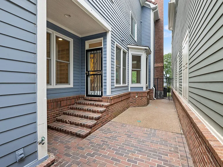 752 Island Dr — Photo 36