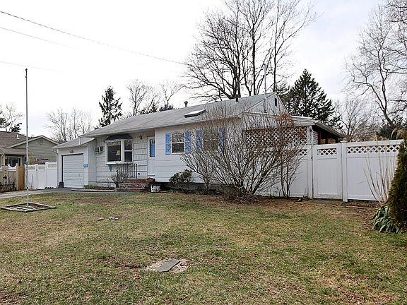 3rd image of 5 W Haven Dr