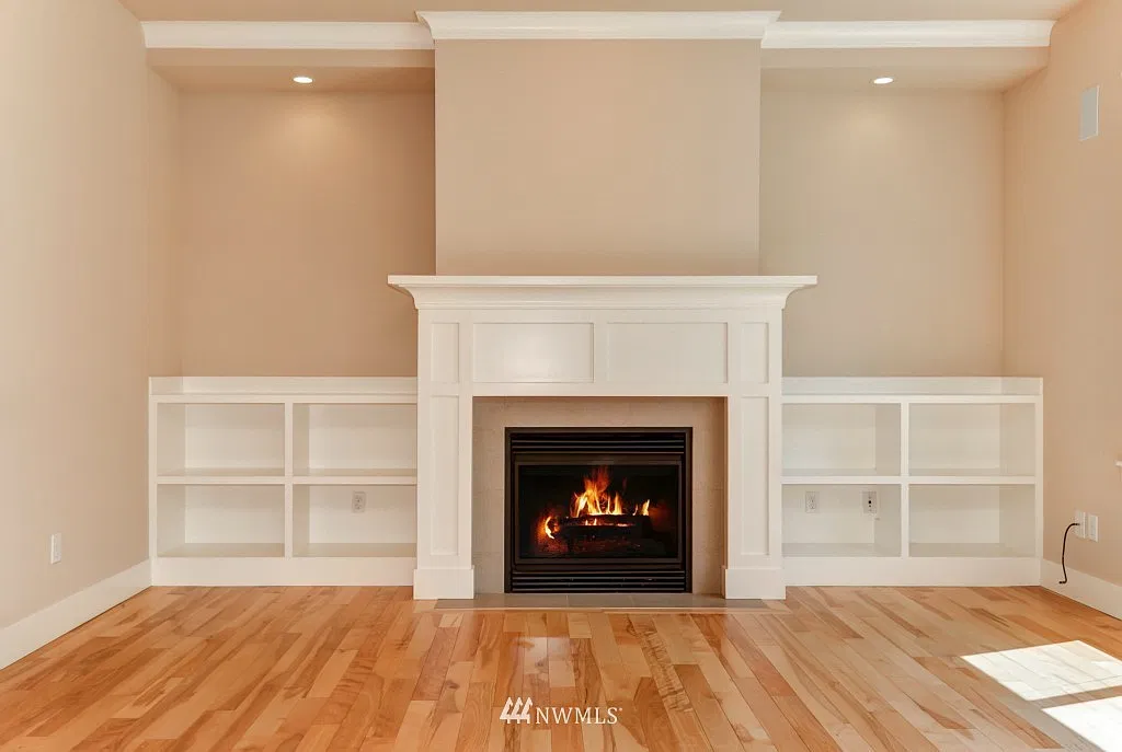 5 bed, 2.5 bath, 3000 sqft, $4,500 — Photo 4
