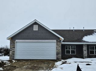 4479 Squaw Valley Dr, Loves Park, IL 61111