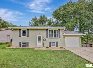 100 Yates Rd, Marquette Heights, IL 61554