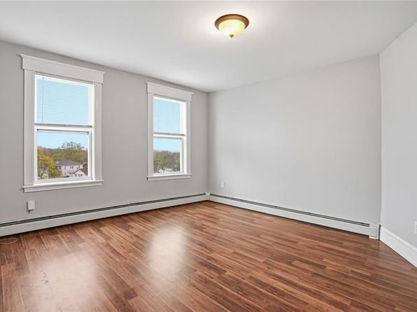 188 Division St #3R
