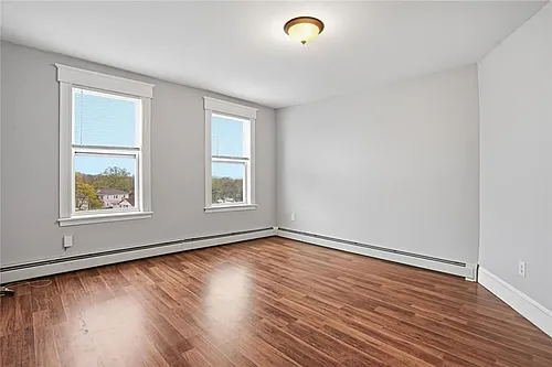 188 Division St #3R Photo 1