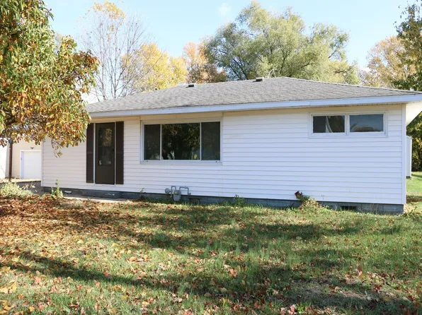 304 S Maple St, Newton, IL 62448