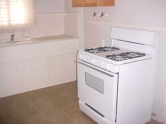 2nd image of 2225 35th St