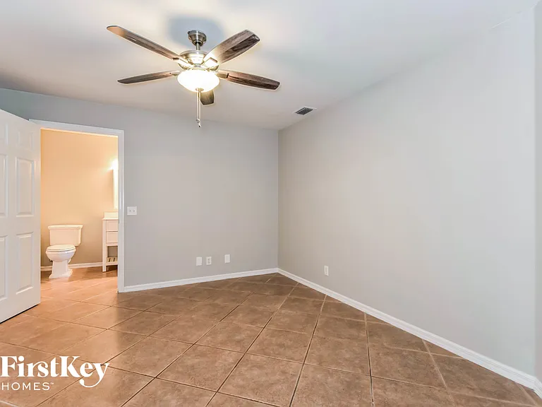 3736 SW Santa Barbara Pl — Photo 12