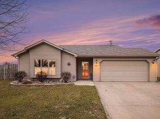 3242 Fawn Ct, Warsaw, IN 46582