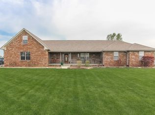 843 W Michaels Ct, Fountaintown, IN 46130