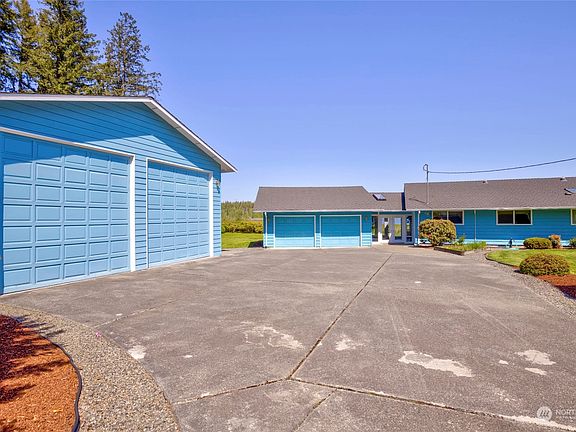 5th image of 6211 97th Drive NE