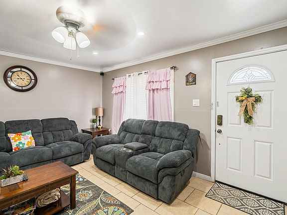 5th image of 409 W 9th St