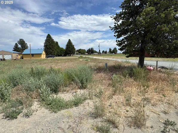 Holly Ln #600, Christmas Valley, OR 97641