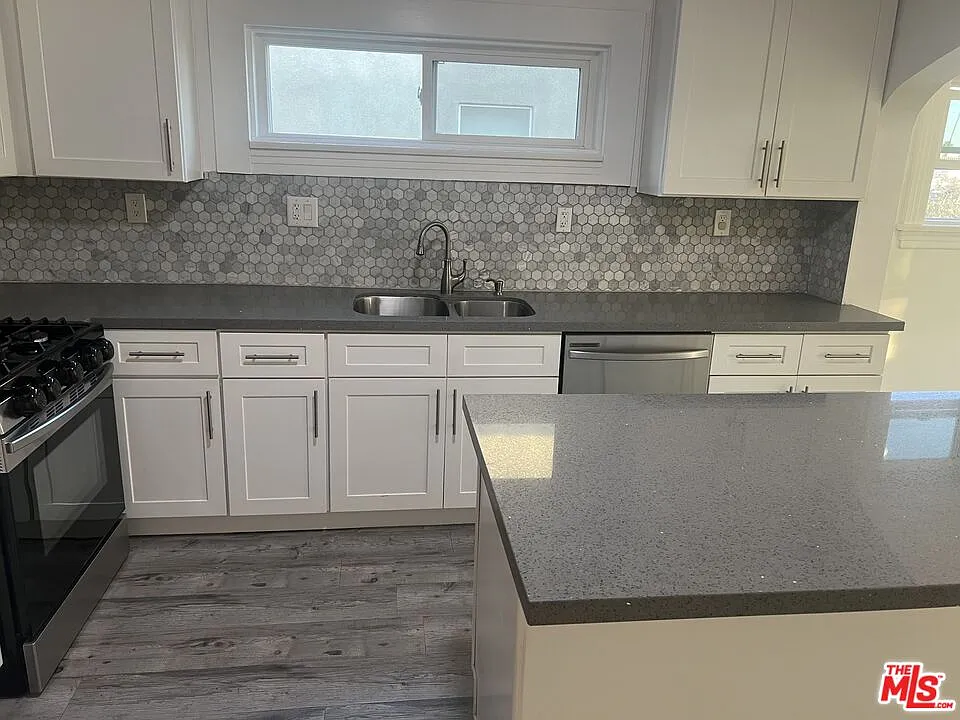 2 bed, 1.0 bath, 943 sqft, $2,575 — Photo 4