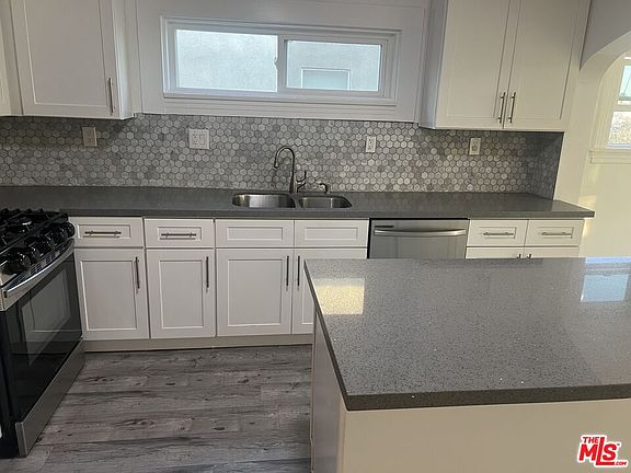 4th image of 2315 1/2 Lucerne Ave #1