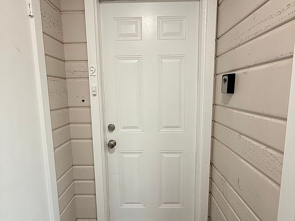 5th image of 2105 S Polk St #1