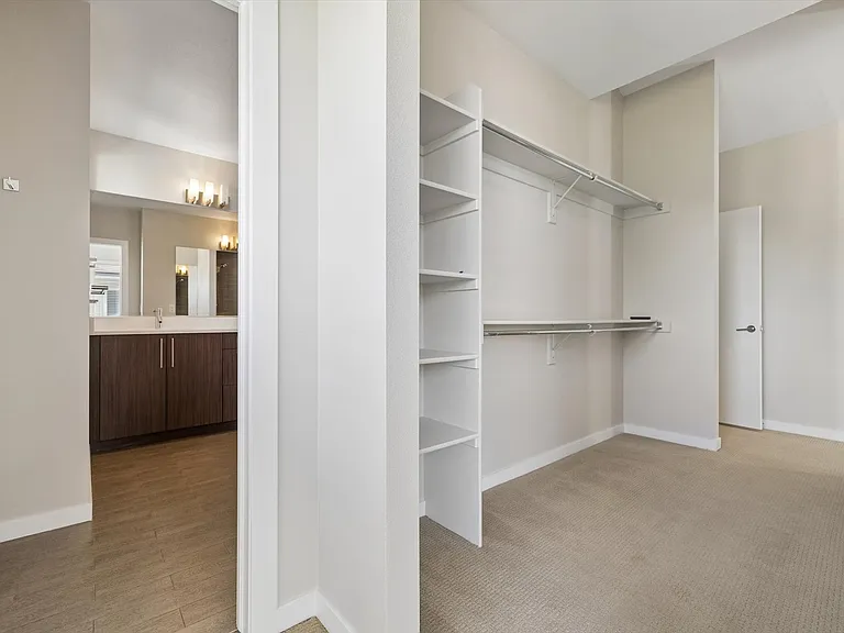 Master Closet - 2nd Level