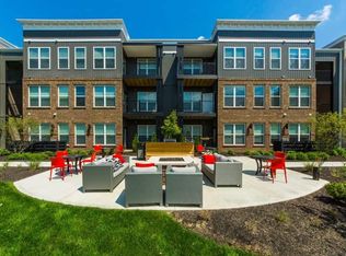 7620 Huntington Park Dr, Columbus, OH 43235