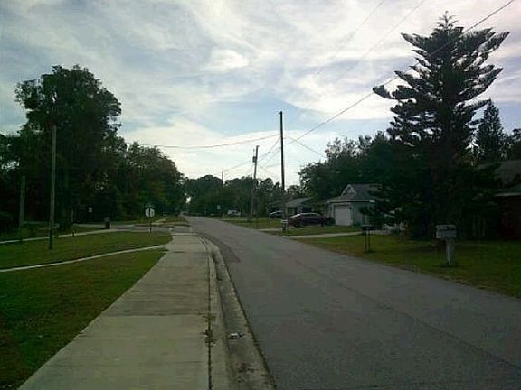 Exterior Neighborhood (street photo)