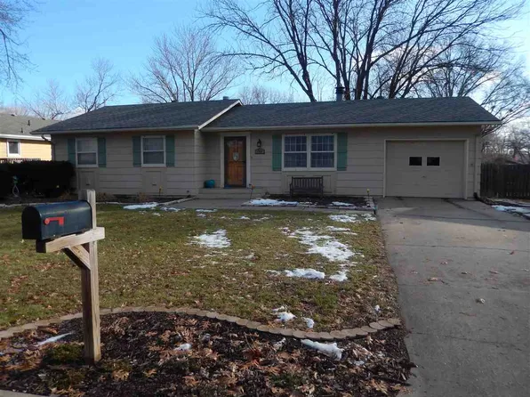 1316 Nichols St, Manhattan, KS 66503