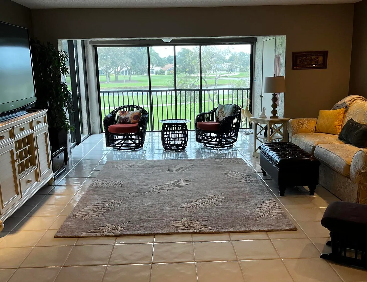 2 bed, 2.0 bath, 1300 sqft, $5,000 — Photo 2