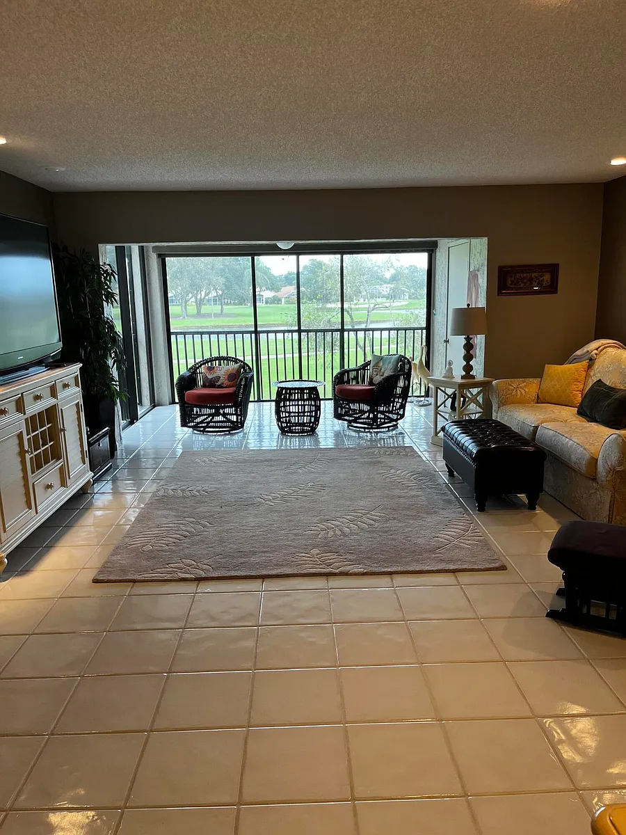 Building Photo - 12870 Briarlake Dr #205