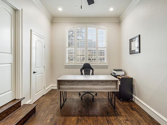 4th image of 7940 Bishop Rd