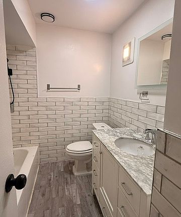 5th image of 10919 97th St Floor 3