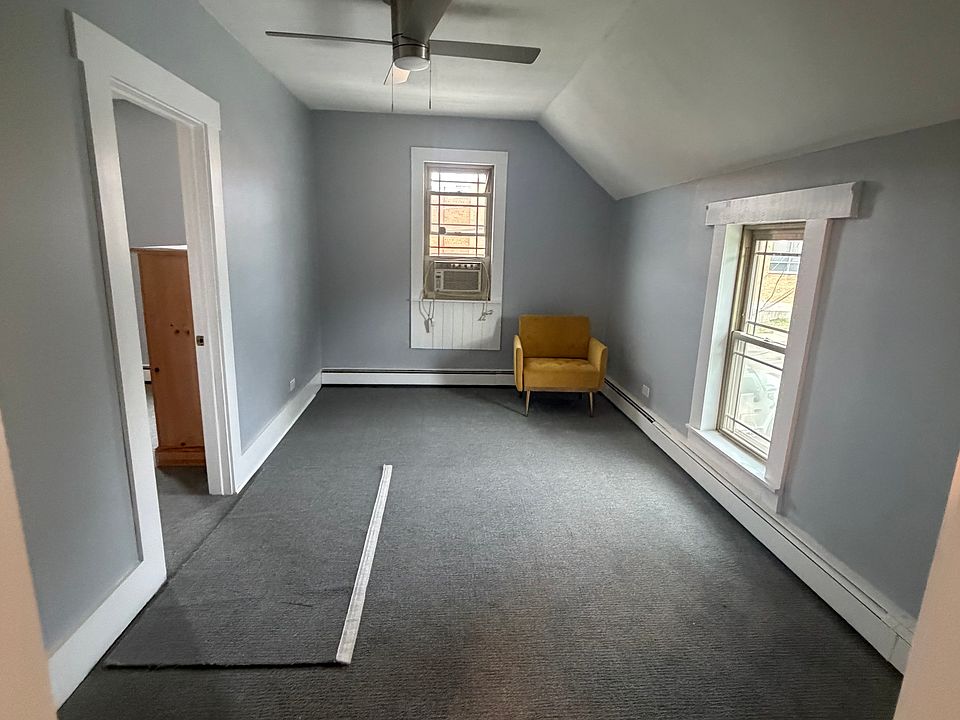 1st image of 542 Czacki St APT 2