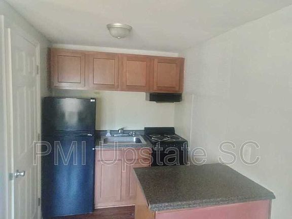 3rd image of 201 Chandler Dr APT 9C