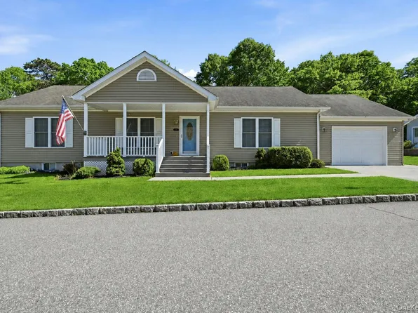1407 Middle Road #277, Calverton, NY 11933