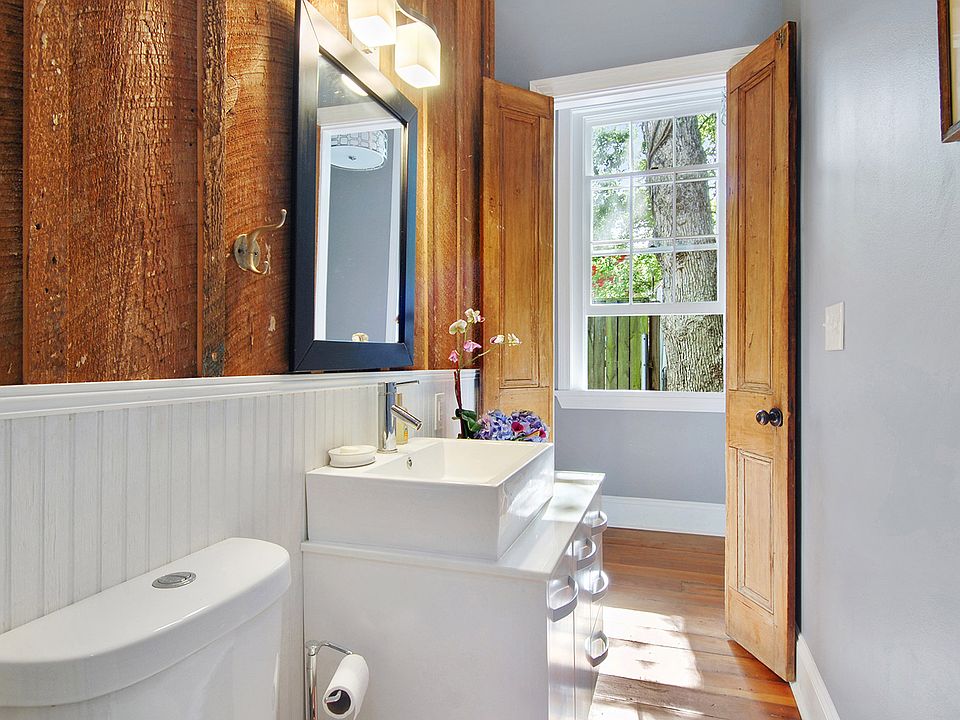 Full Bathroom Facing Window