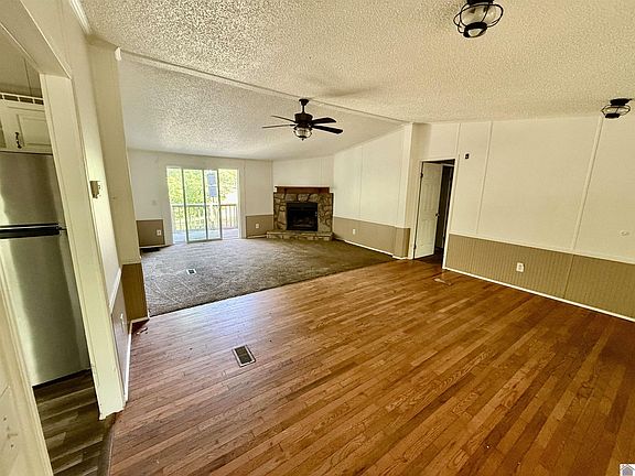 4th image of 382 Green Acres Ln