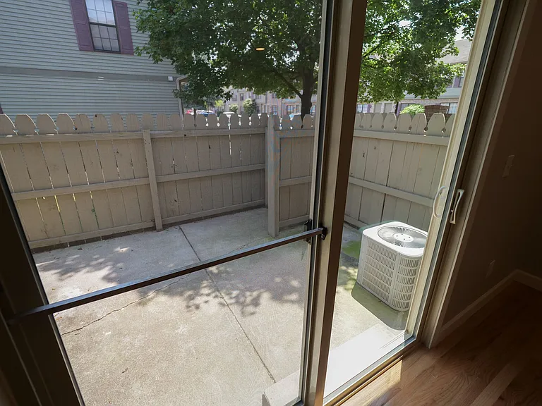 Mason Row Townhomes — Photo 44