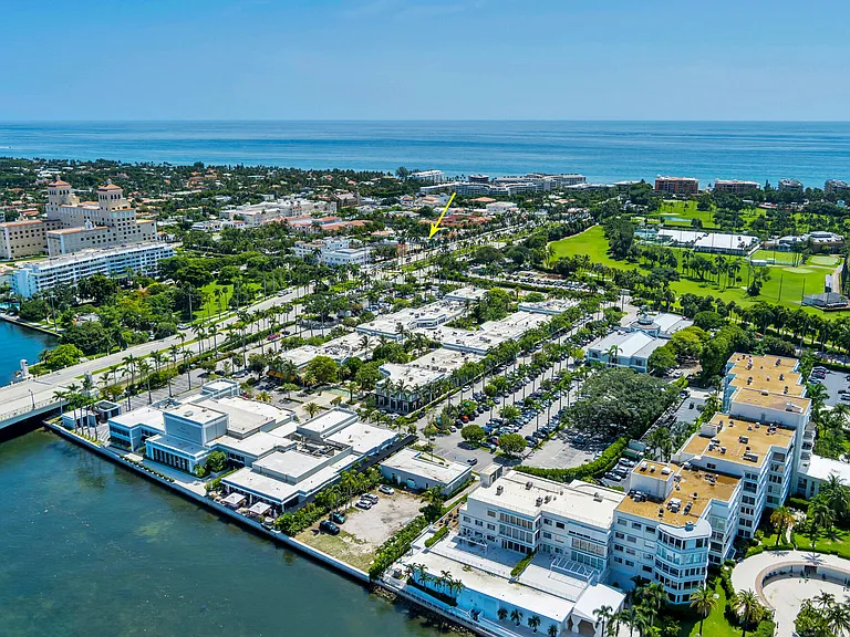 255 Royal Poinciana Way — Photo 19