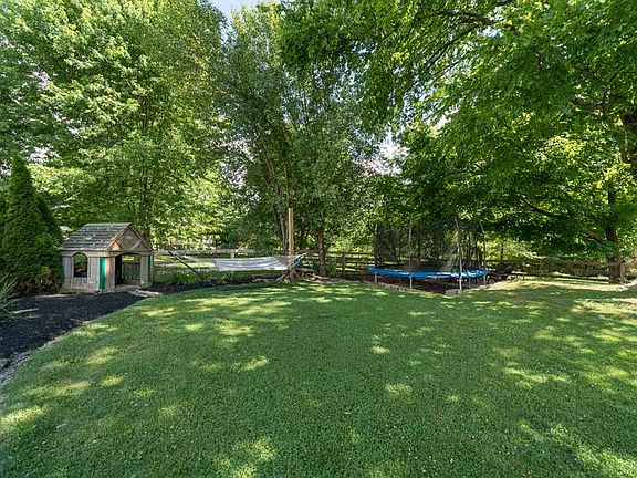 5th image of 1309 Thorntree Dr