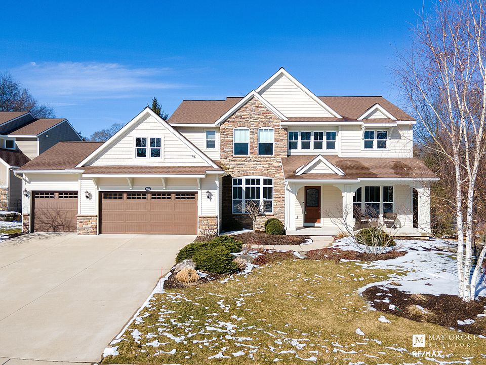 1st image of 2727 Copper Hill Dr NE